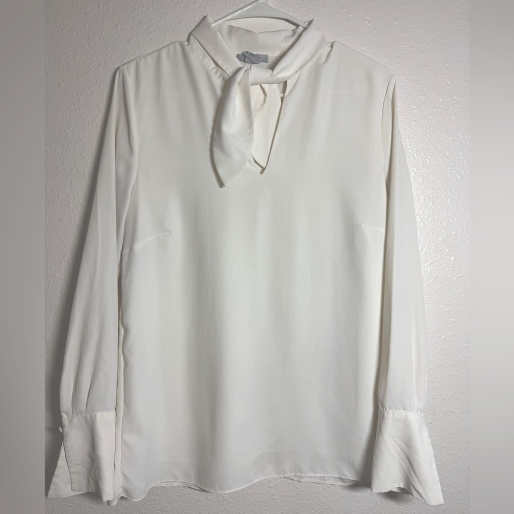 Women’s off white bow tie blouse top size 8